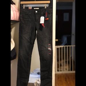 Mid rise Levi’s jeans